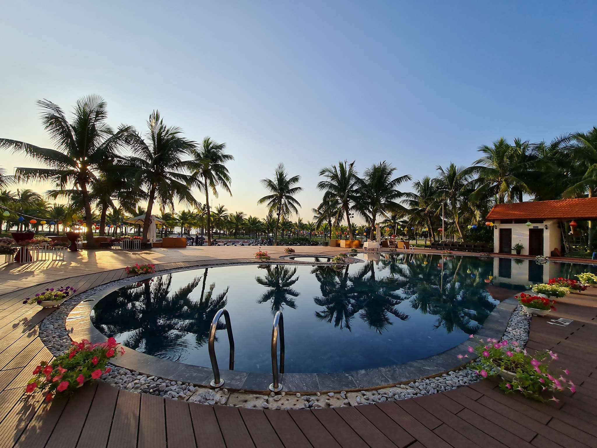 Thiết kế bể bơi ngoài trời tại Tuan Chau Resort Ha Long